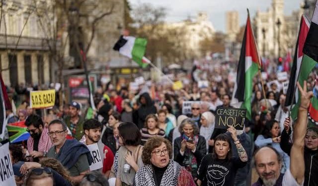 مظاهرات فى مدريد ضد إسرائيل ولدعم أسطول الصمود المتجه إلى غزة