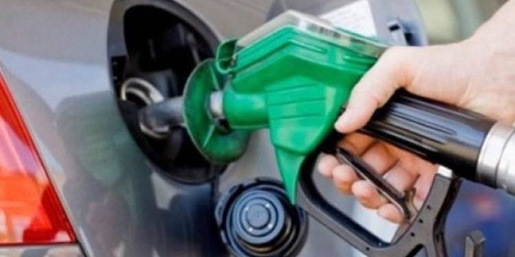 قرار مفاجئ من الحكومة بشأن أسعار البنزين اليوم