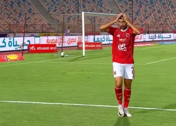 الأهلي يتقدم على سيراميكا كليوباترا في الشوط الأول بهدف نظيف