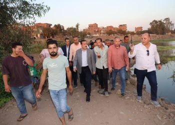 محافظ المنوفية يتابع تداعيات فيضان النيل بجزيرة أبو داوود ويوجه بقرارات عاجلة