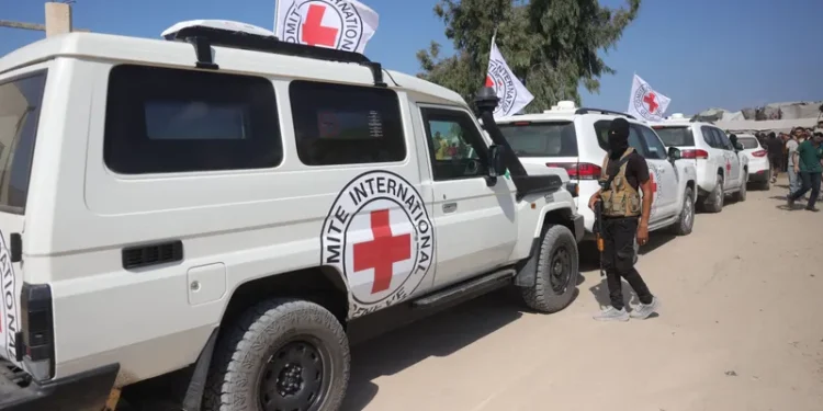 إسرائيل تعلن تسلّم جثمان رهينة من حماس عبر الصليب الأحمر