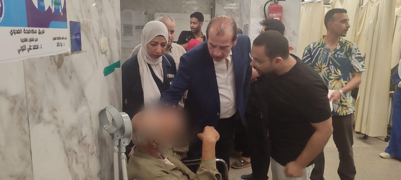 جولة ليلية مفاجئة لنائب وزير الصحة تكشف تقصيرًا وإهمالًا بعدد من مستشفيات حلوان