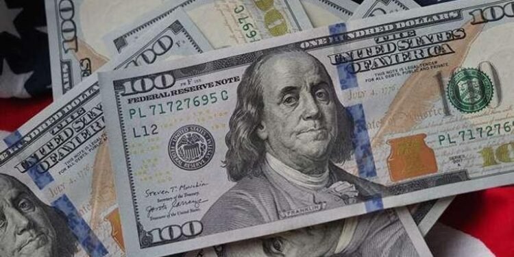 تراجع سعر الدولار أمام الجنيه المصري بنهاية تعاملات اليوم الإثنين