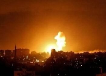 بعد قرار نتنياهو.. إسرائيل تشن غارات جوية عنيفة على غزة