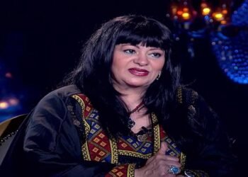 منهارة نفسيًا.. فريدة سيف النصر تغيب عن جنازة شقيقها