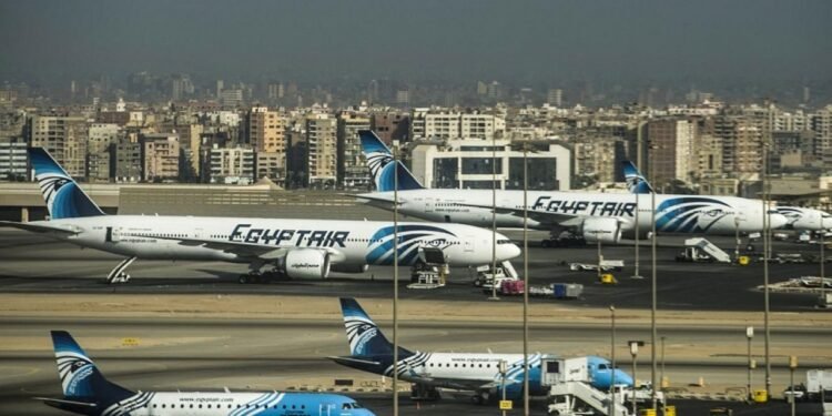 مصر تبدأ خطة تطوير 11 مطارًا بمشاركة القطاع الخاص ومؤسسة التمويل الدولية