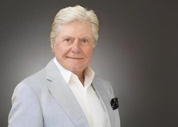 مهرجان القاهرة السينمائي: البوستر المعلن للدورة 46 تصميم مبدئي