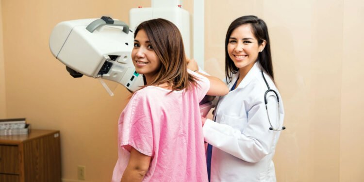 وزارة الصحة: الفحص الشهري يحمي من سرطان الثدي