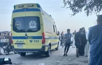 إصابة 4 أشخاص إثر حادث تصادم سيارة نقل أموال مع ملاكي في قنا