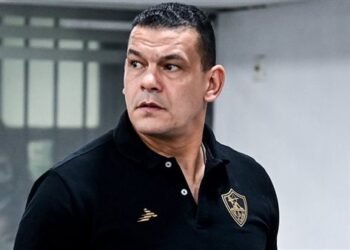 عبد الواحد السيد يحرر محضرا ضد إداري بنادي الزمالك بتهمة التشهير به