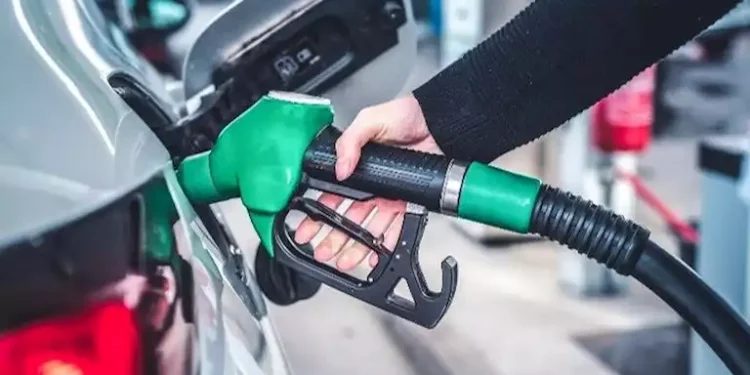 البترول تكشف حقيقة زيادة أسعار البنزين والسولار