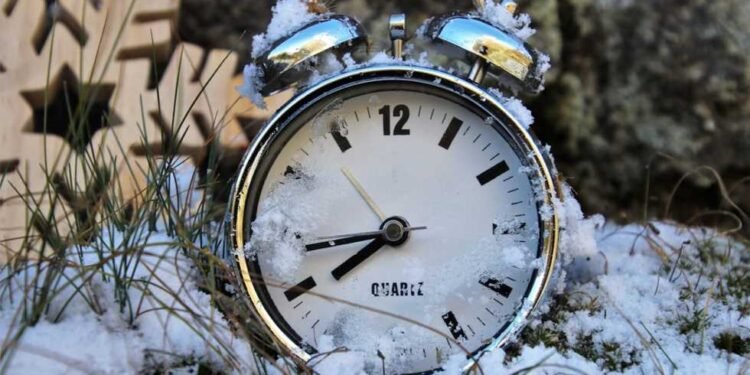 موعد تطبيق التوقيت الشتوي في مصر 2025