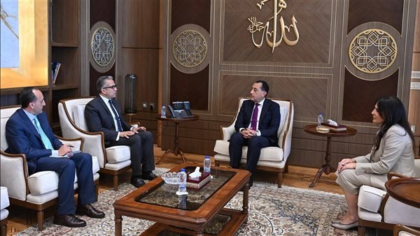 مدبولي يستقبل خالد العناني بعد فوزه بمنصب مدير عام اليونسكو