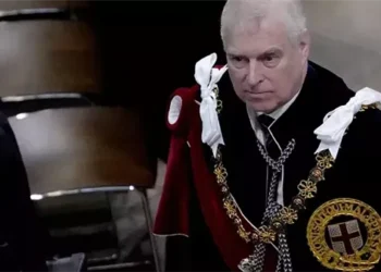 مطالب سياسية وحكومية في بريطانيا بمغادرة الأمير أندرو مقر إقامته