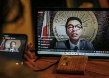 رغم خروجه من البلاد.. رئيس مدغشقر يحلّ البرلمان بسبب تصاعد الاحتجاجات