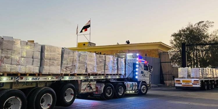 دخول 600 شاحنة مساعدات إلى غزة يوميًا وفقًا للاتفاق