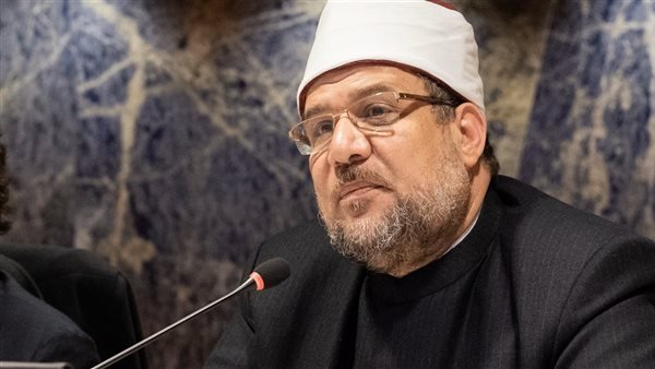 عالم أزهري يهاجم مختار جمعة: لماذا لم تمنع زيارة السيد البدوي؟