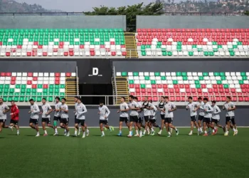 الأهلي يختتم استعداداته لمباراة إيجل نوار