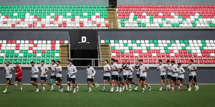 الأهلي يختتم استعداداته لمباراة إيجل نوار