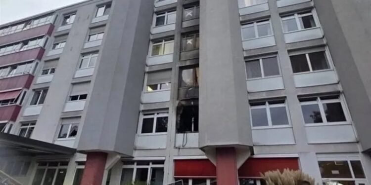 إصابة 20 شخصًا في حريق بمستشفى ألماني وإخلاء المبنى الرئيسي