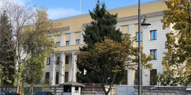 إحباط محاولة اقتحام السفارة الروسية في بوخارست واعتقال المهاجم