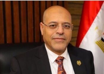 وزير العمل يعلن عن فرص عمل للشباب المصري في لبنان بمهن كهرباء وميكانيكا