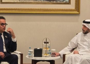 على هامش قمة الدوحة.. مباحثات مصرية قطرية لدعم غزة وتطوير الرعاية الطبية