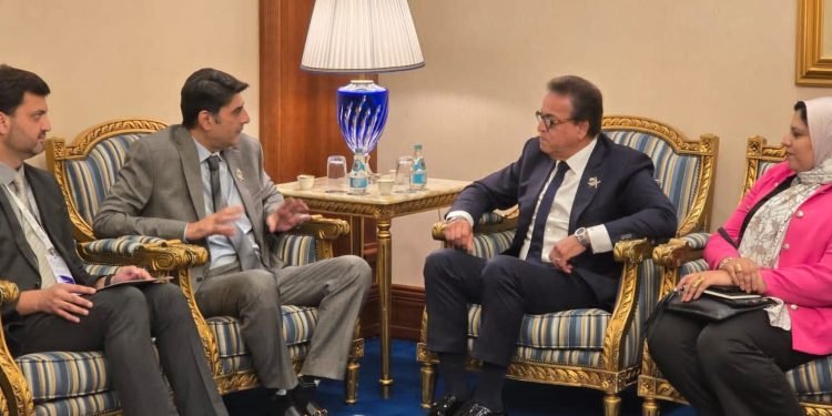 مصر وباكستان تتعاونان لمكافحة فيروس سي وتبادل الخبرات في التأمين الصحي الشامل
