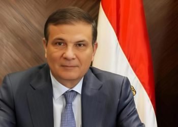 وزير الزراعة يحذر من التلاعب في الأسمدة ويؤكد على إيقاف الصرف للمتعدين على الأراضي الزراعية