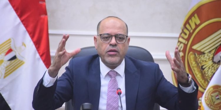 وزارة العمل تشدد الرقابة وتطالب المنشآت بتسجيل العمالة الأجنبية لتجنب العقوبات