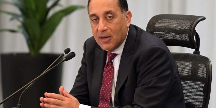 رئيس الوزراء يُهنئ وزير الدفاع بذكرى نصر أكتوبر