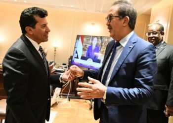 وزير الرياضة يُنهي الخلاف بين “الأنوكا” و”الأوكسا” ويؤكد وحدة الصف الرياضى الأفريقي
