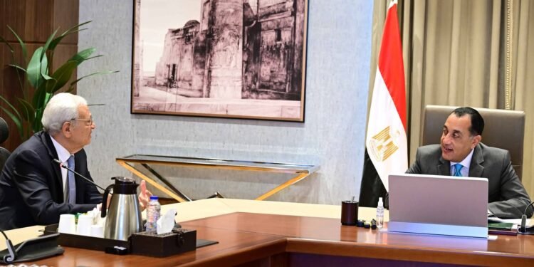 مدبولي: نعمل على رفع كفاءة المؤسسات الحكومية وتحقيق رضا المواطن من خلال التحول الرقمي