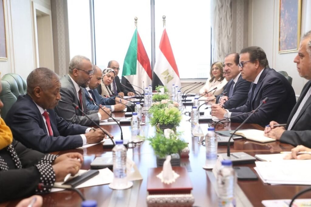 وزير الصحة يعلن دعم السودان بـ200 ألف علبة ألبان و200 أسطوانة أوكسجين