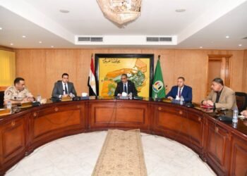 محافظ الفيوم يتابع استعدادات الأجهزة التنفيذية لانتخابات مجلس النواب 2025