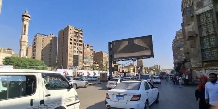 محافظ الجيزة: بدء تشغيل شاشات العرض بالميادين لبث المواد التوعوية عن المتحف المصري الكبير