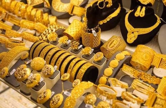 أسعار الذهب اليوم في مصر.. تراجع طفيف وسط تقلبات السوق العالمية
