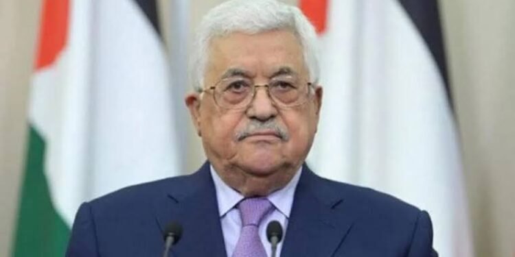 محمود عباس يصدر إعلانًا دستوريًا بتولي نائبه مهام رئيس فلسطين حال شغور المنصب