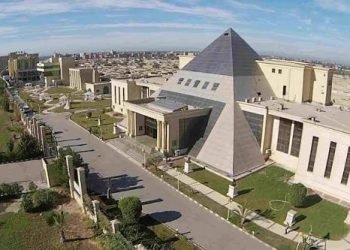 جامعة النهضة ببني سويف تُصدر بيانًا بشأن تعرض أتوبيس الجامعة لحادث