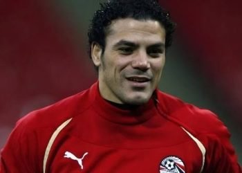 حقيقة تعرض عمرو زكي لـ أزمة صحية وشقيقه يكشف التفاصيل