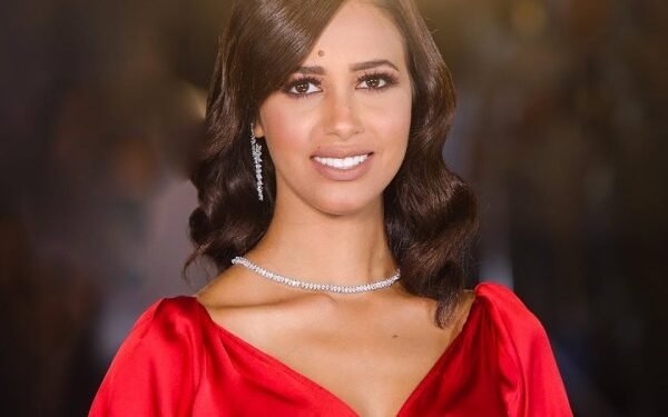 نشرت صورة زفاف بعد خطوبة طليقها.. رنا سماحة: حذفتها علشان ابني!