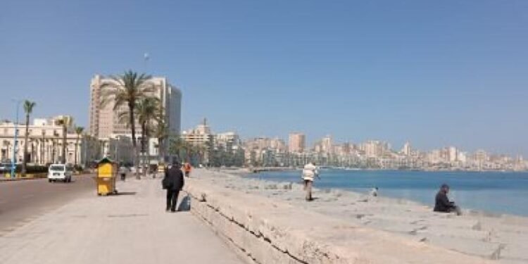 طقس خريفي معتدل اليوم.. شبورة صباحية وأمطار خفيفة على بعض المناطق