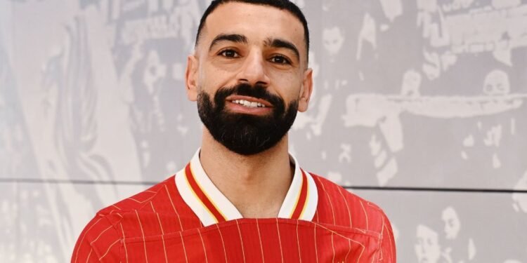 محمد صلاح يخصص 6% من ثروته للأعمال الخيرية