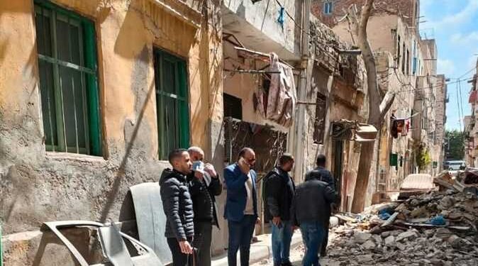 مفاجأة في انهيار جزئي لعقار قديم بمنطقة اللبان بالإسكندرية