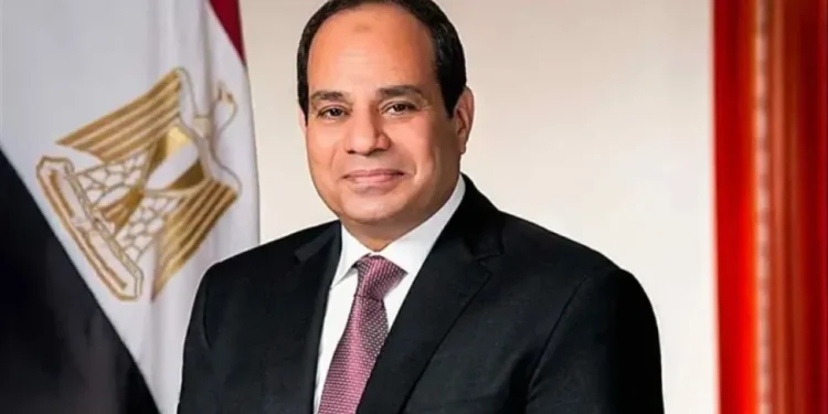 السيسي: مصر تفتح ذراعيها لكل مستثمر وتسعى لتوسيع فرص العمل في قطاع الاتصالات والتعهيد