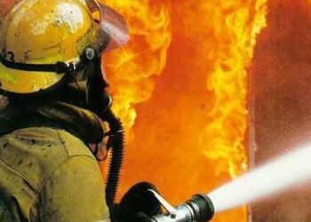 السيطرة على حريق سيارة مواد بترولية داخل محطة بنزين بالشرقية