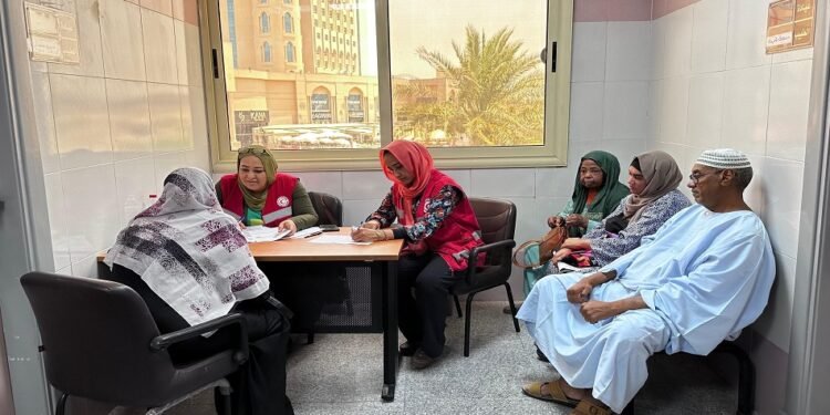 الهلال الأحمر المصري: استمرار رعاية مرضى زراعة الكُلى من الأشقاء السودانيين