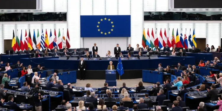 الاتحاد الأوروبي يدعو لوقف فوري لإطلاق النار في السودان