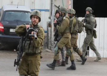 حملة اعتقالات جديدة.. الاحتلال الإسرائيلي يعتقل 11 فلسطينياً في قلقيلية