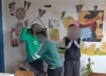 وزير التعليم يحيل واقعة إهانة معلمة الإسكندرية إلى الشؤون القانونية.. وفصل الطلاب لمدة عام